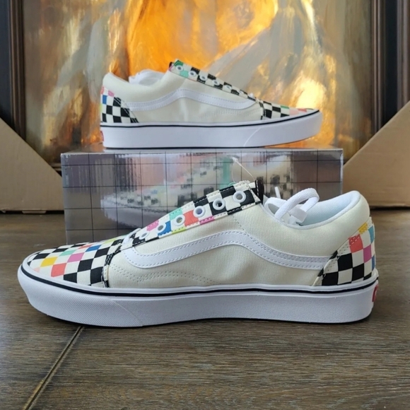 Vans x MoMA UA Comfycush Old Skool Women 7 White Black - Picture 3 of 7